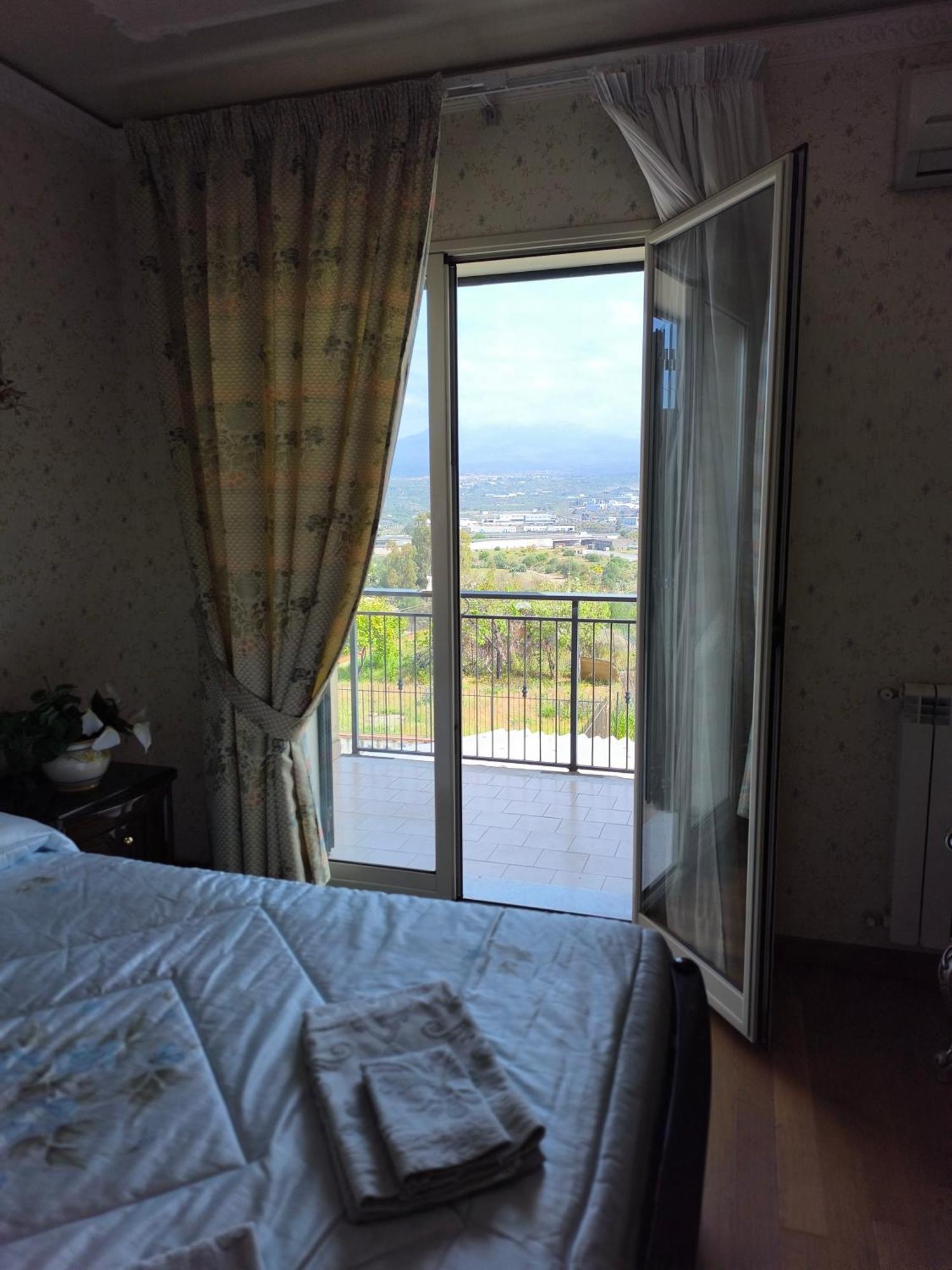 Bed and Breakfast Bed & Breakfast Kalinka à Motta SantʼAnastasia Extérieur photo