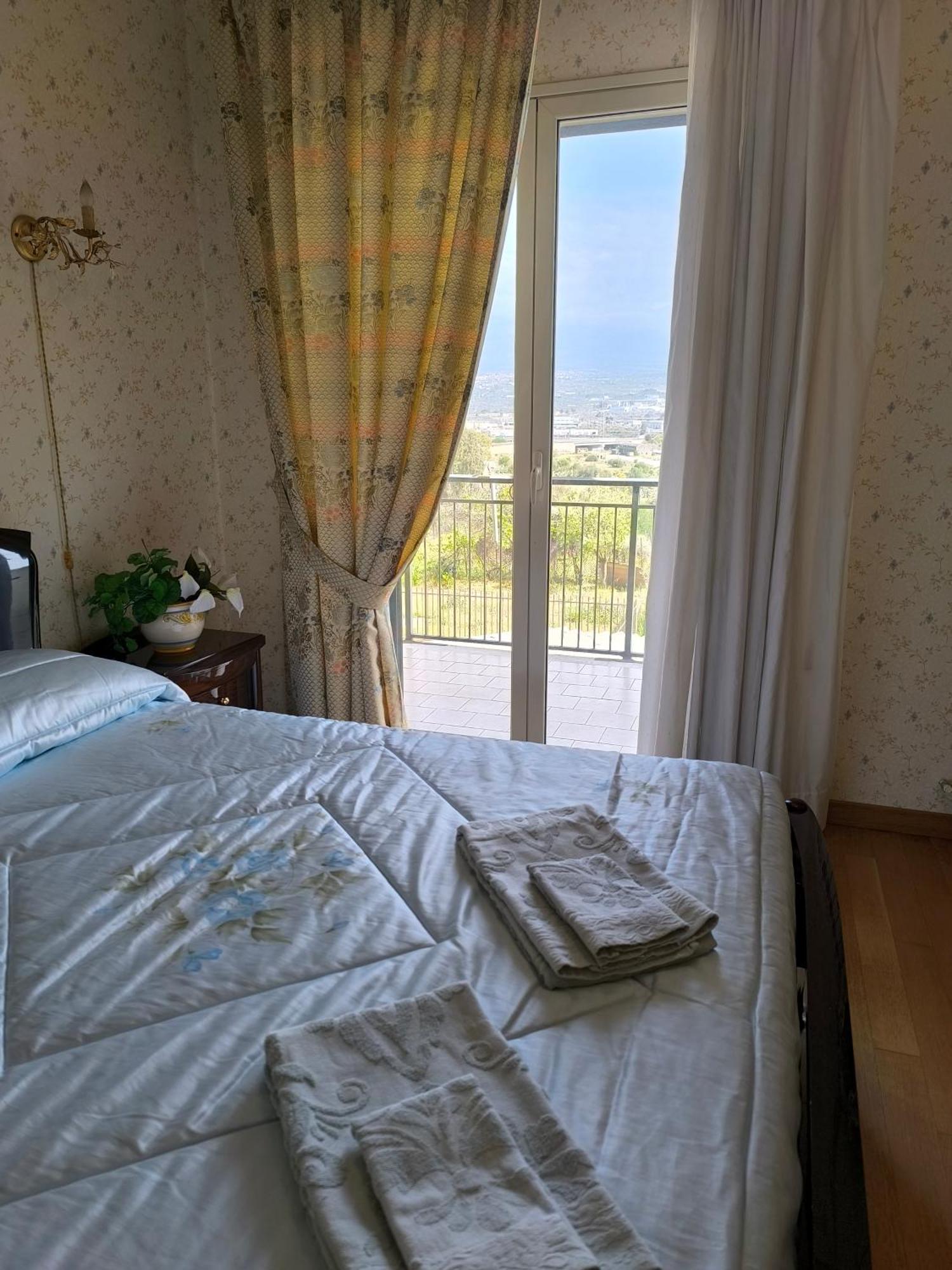 Bed and Breakfast Bed & Breakfast Kalinka à Motta SantʼAnastasia Extérieur photo